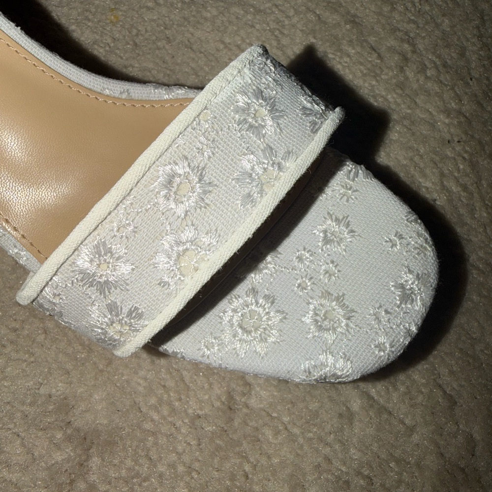 Lulus heels - Picture 3 of 3